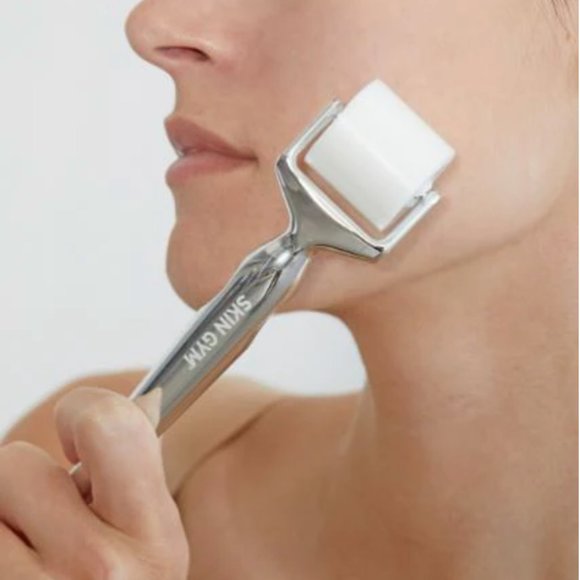 Skin Gym Microfusion Dissolving Hyaluronic Roller - Picture 4 of 7